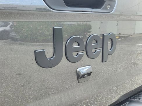 Used 2024 Jeep Gladiator Sport AWD/4WD image 14