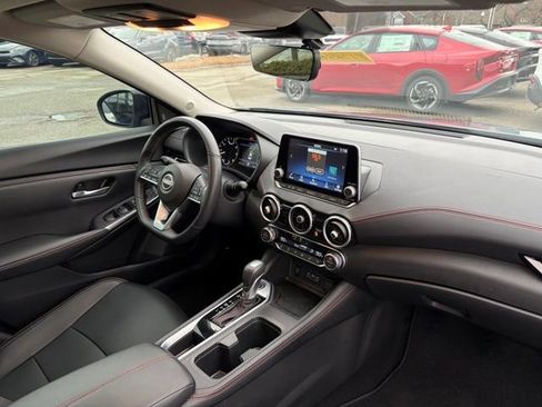 Used 2024 Nissan Sentra SR w/ SR Premium Package image 28