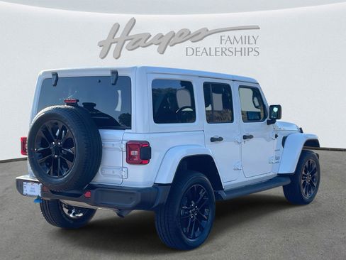 Used 2022 Jeep Wrangler Unlimited Sahara w/ Safety Group image 32