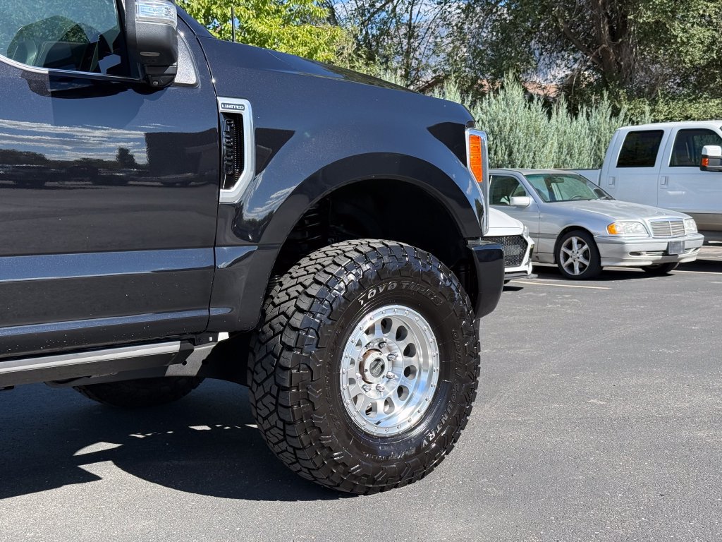 Used 2019 Ford F350 Limited w/ FX4 Off-Road Package AWD/4WD image 7