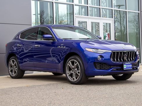 Used 2023 Maserati Levante GT AWD/4WD image 3