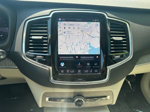 Used 2023 Volvo XC90 B6 Plus w/ Protection Package AWD/4WD image 16