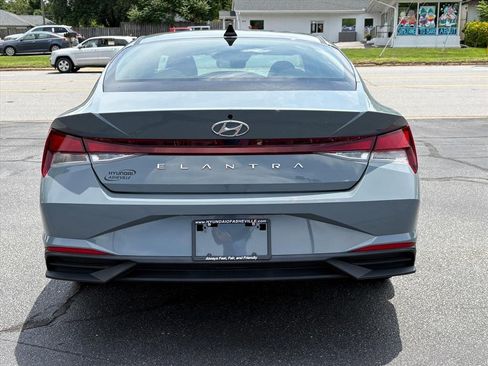 Certified 2021 Hyundai Elantra SEL w/ Convenience Package FWD image 4
