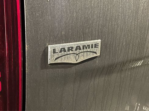 Used 2017 RAM 1500 Laramie w/ Convenience Group image 7