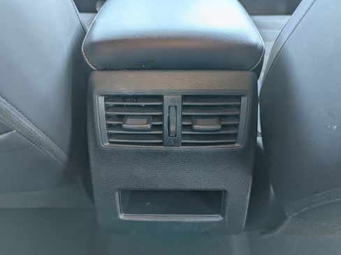 Used 2024 Mitsubishi Outlander SE image 15