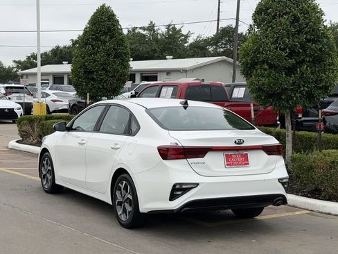 Used 2020 Kia Forte LXS FWD image 5