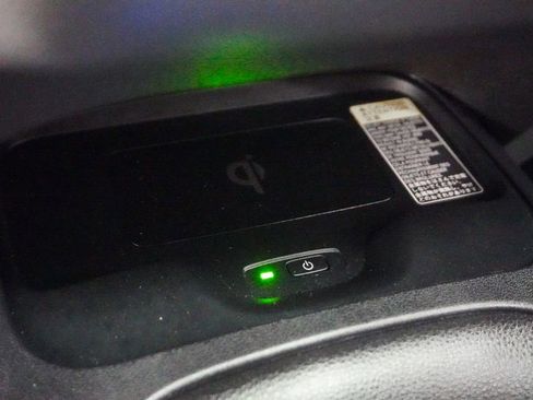 Used 2025 Toyota Corolla SE w/ SE Premium Package image 31