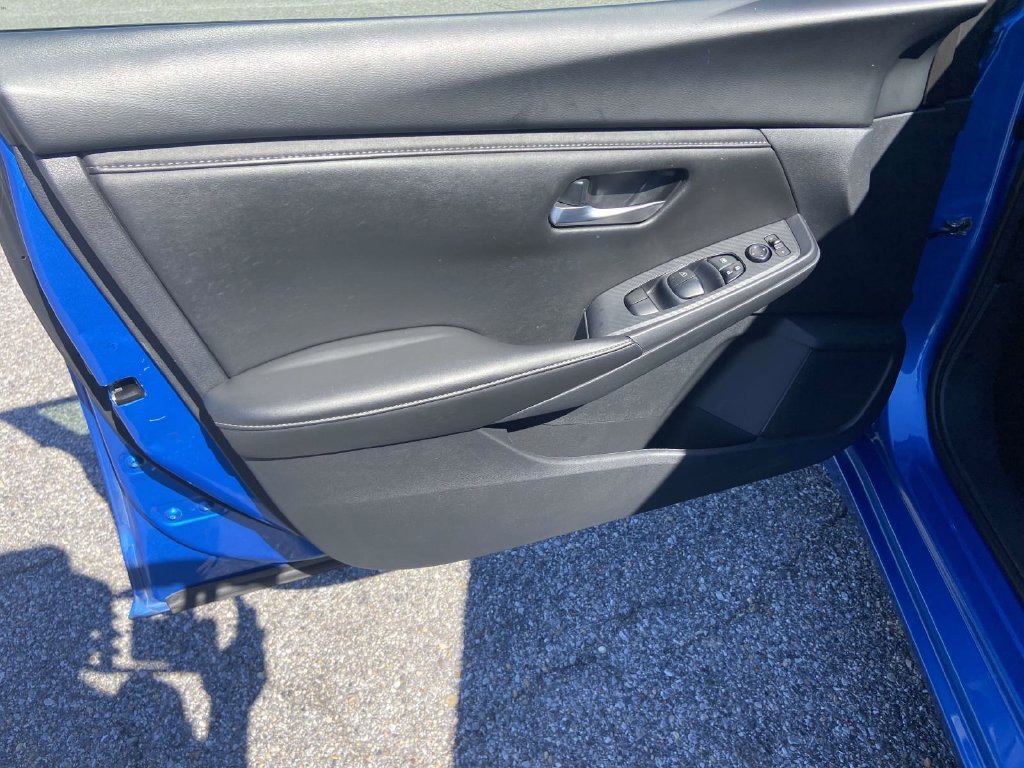 Used 2025 Nissan Sentra SV FWD image 10