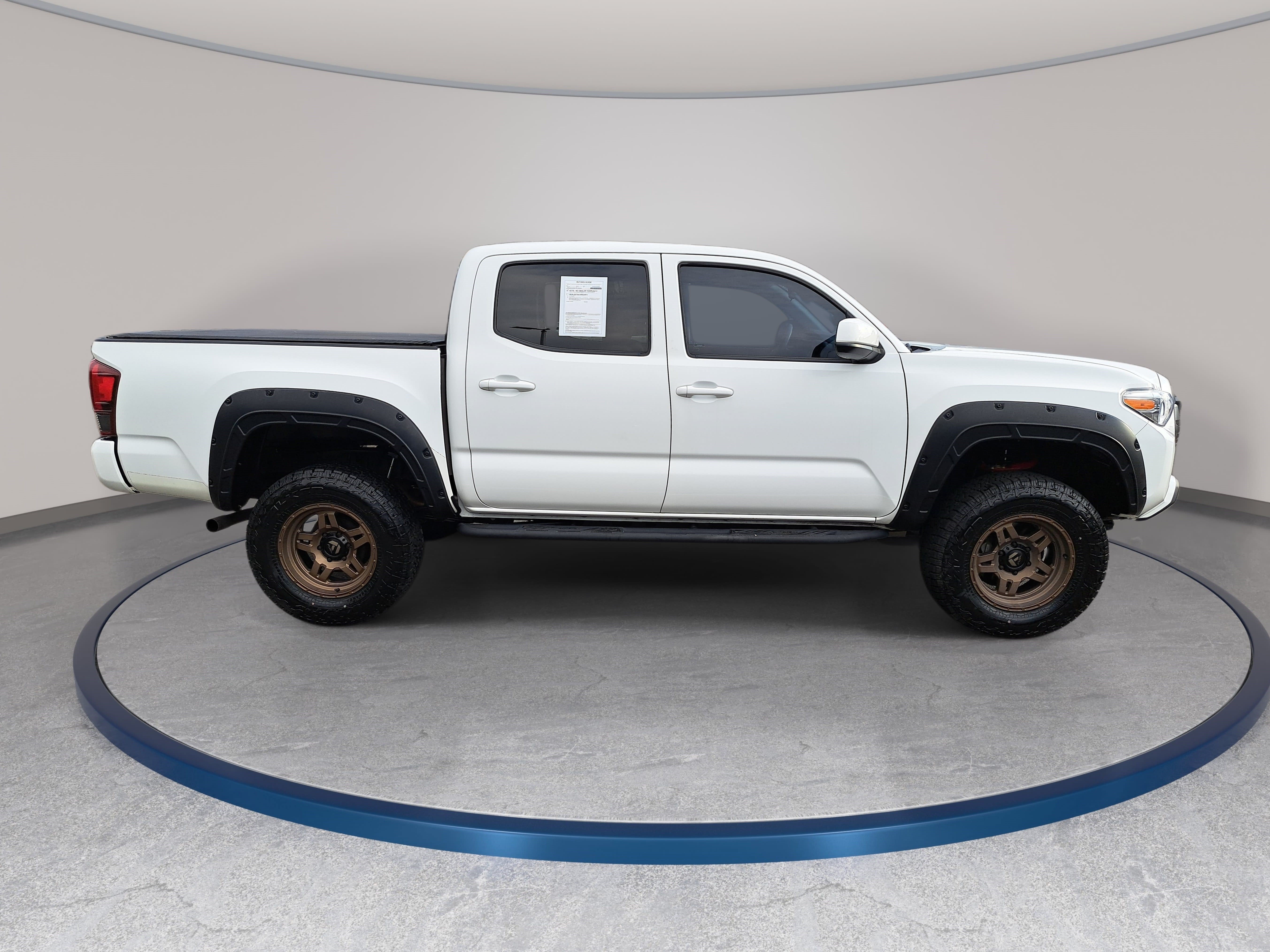 Used 2022 Toyota Tacoma SR AWD/4WD image 4