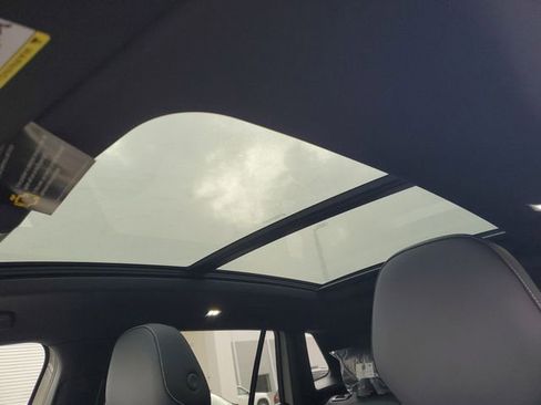 New 2026 Volkswagen Tiguan SE R-Line FWD image 31