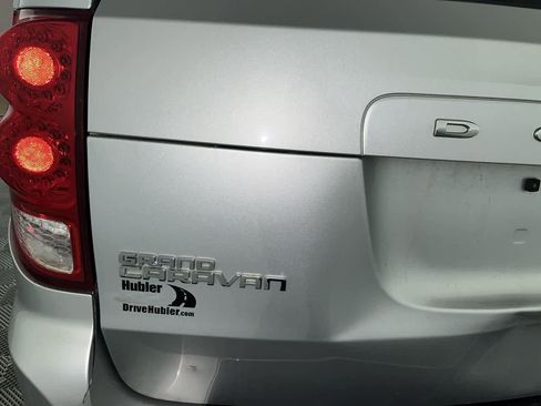 Used 2012 Dodge Grand Caravan SXT image 11