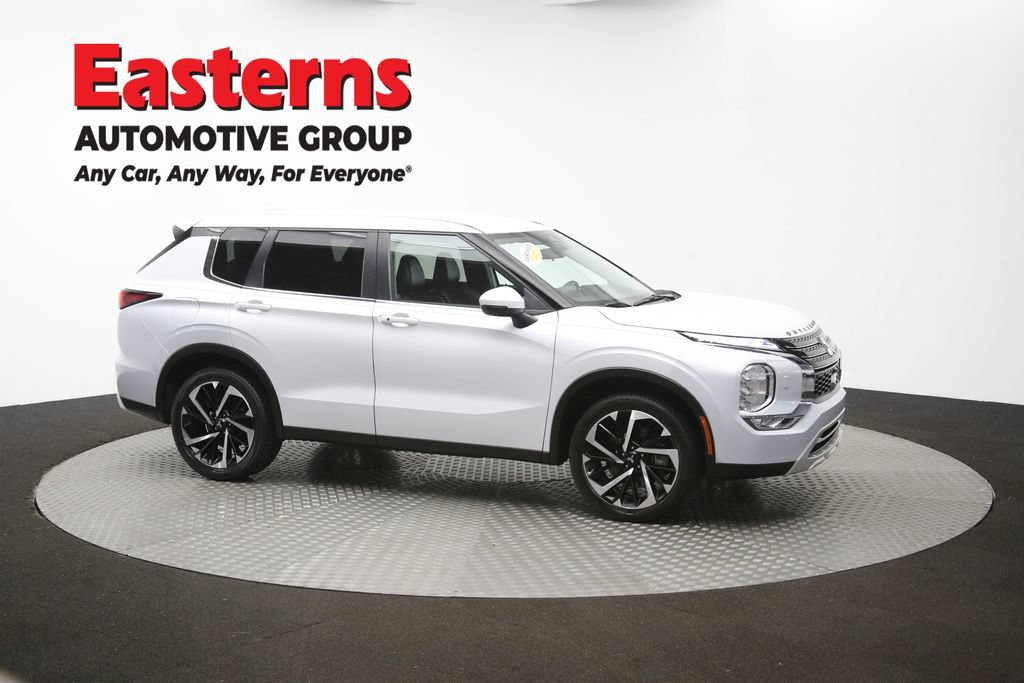 Used 2024 Mitsubishi Outlander SE AWD/4WD image 47