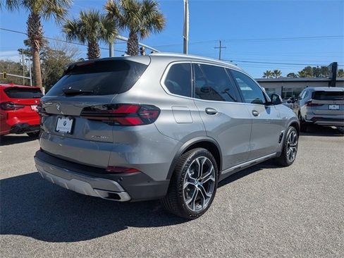 Used 2025 BMW X5 xDrive50e image 4