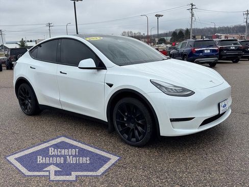 Used 2023 Tesla Model Y Long Range image 1