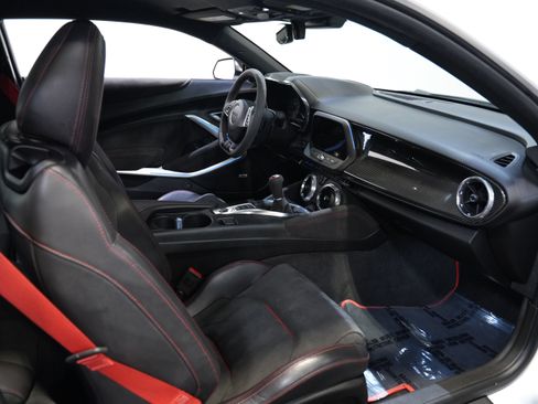 Used 2018 Chevrolet Camaro ZL1 RWD image 32