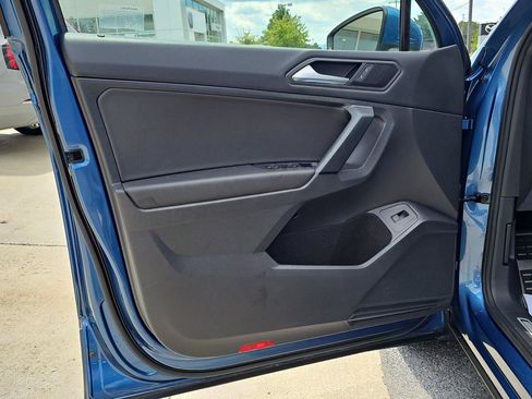 Used 2019 Volkswagen Tiguan SEL R-Line AWD/4WD image 18