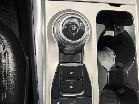 Used 2020 Ford Explorer XLT w/ Equipment Group 202A image 25