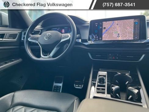 Used 2024 Volkswagen Atlas Cross Sport SEL Premium R-Line AWD/4WD image 33