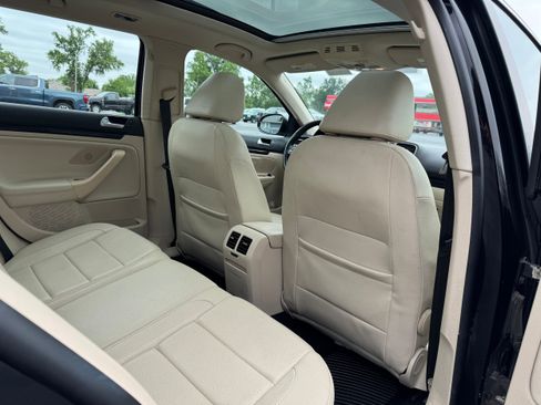 Used 2014 Volkswagen Jetta TDI FWD image 16