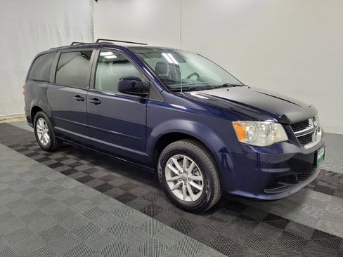 Used 2014 Dodge Grand Caravan SXT image 11