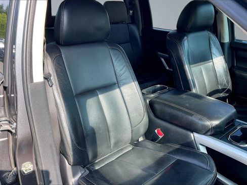 Used 2016 Nissan Titan SL AWD/4WD image 7