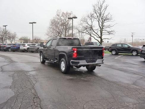 Used 2022 Chevrolet Silverado 2500 LT w/ Convenience Package AWD/4WD image 5