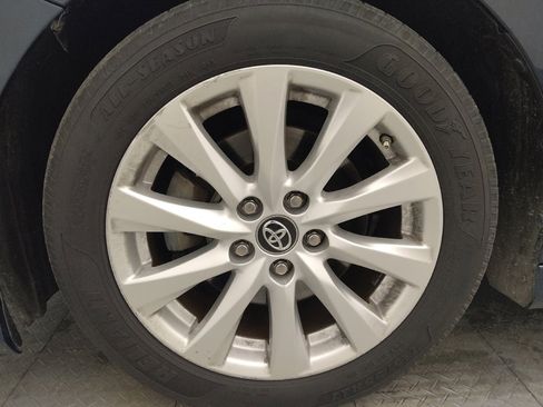 Used 2019 Toyota Camry LE image 31