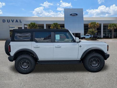 New 2025 Ford Bronco Outer Banks w/ Sasquatch Package image 2