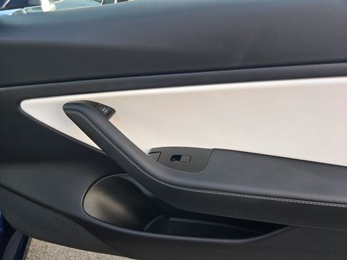 Used 2020 Tesla Model 3 Performance image 16