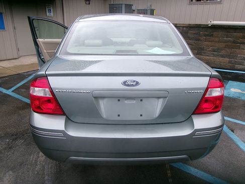 Used 2005 Ford Five Hundred Limited image 4
