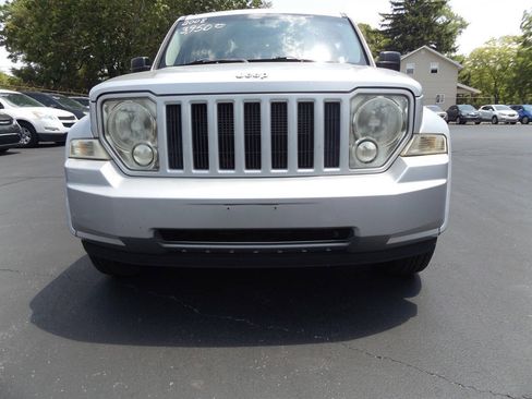 Used 2008 Jeep Liberty Sport AWD/4WD image 3