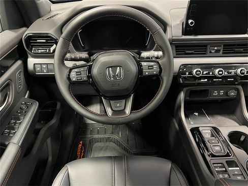 New 2025 Honda Pilot TrailSport image 19