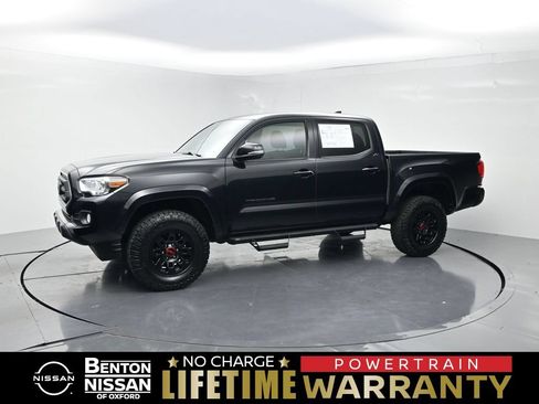 Used 2022 Toyota Tacoma SR5 w/ Technology Package RWD image 1