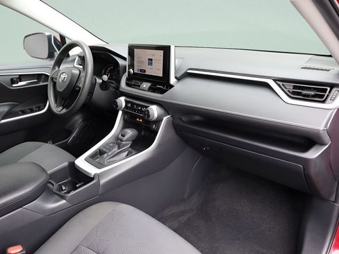 Certified 2025 Toyota RAV4 XLE AWD/4WD image 28