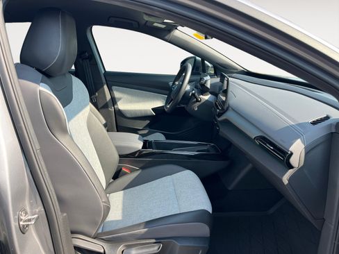 Certified 2023 Volkswagen ID.4 Pro AWD/4WD image 17