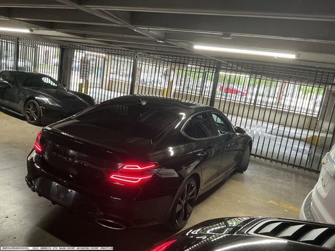 Used 2022 Genesis G70 3.3T image 6