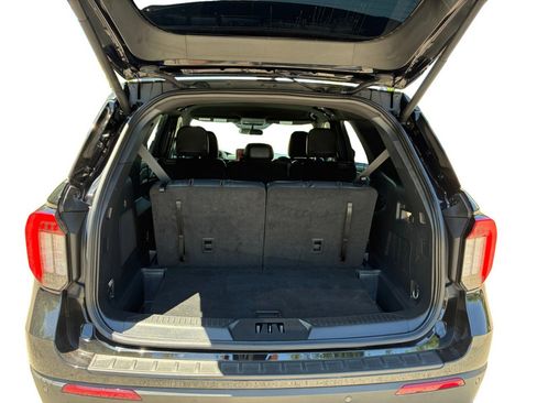 Used 2025 Ford Explorer ST-Line w/ ST-Line Street Pack AWD/4WD image 9