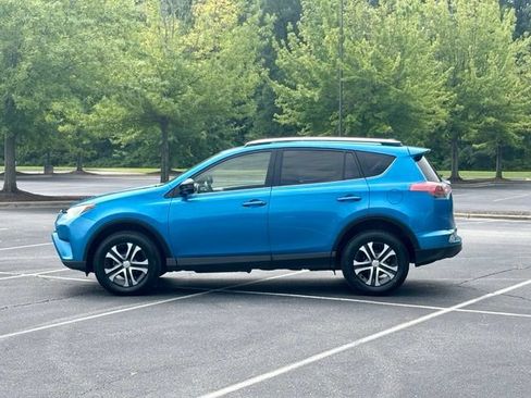 Used 2016 Toyota RAV4 LE FWD image 3