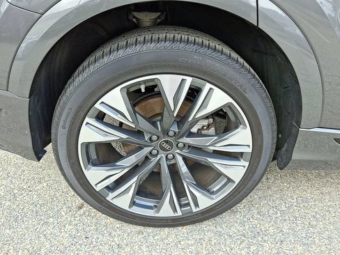Certified 2025 Audi Q8 Premium Plus w/ Premium Plus Package AWD/4WD image 8