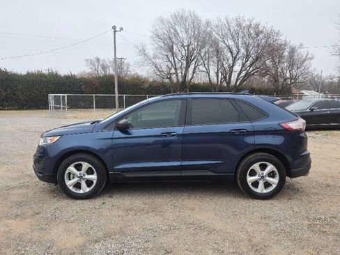 Used 2017 Ford Edge SE w/ Cargo Accessory Package FWD image 2