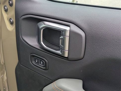 New 2025 Jeep Gladiator Mojave image 34