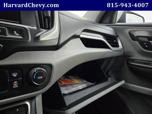 Used 2024 GMC Terrain SLE image 12