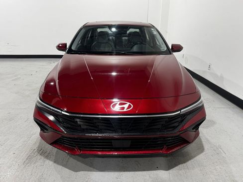 Used 2025 Hyundai Elantra Limited FWD image 10
