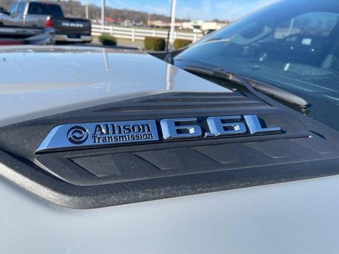 Used 2025 Chevrolet Silverado 2500 Custom w/ Custom Value Package image 5