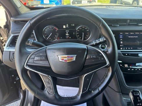 Certified 2025 Cadillac XT5 Premium Luxury image 11