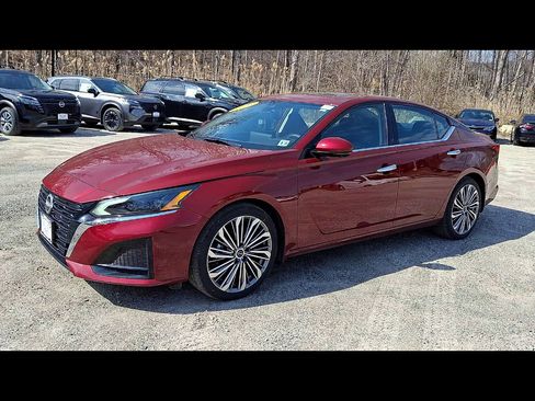 Used 2025 Nissan Altima 2.5 SL FWD image 4