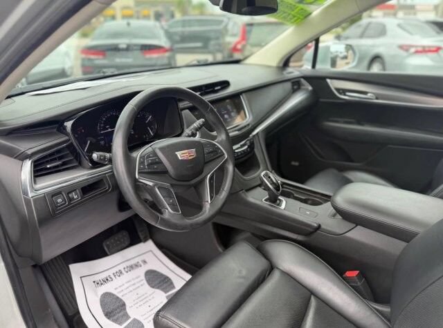 Used 2017 Cadillac XT5 Luxury FWD image 11