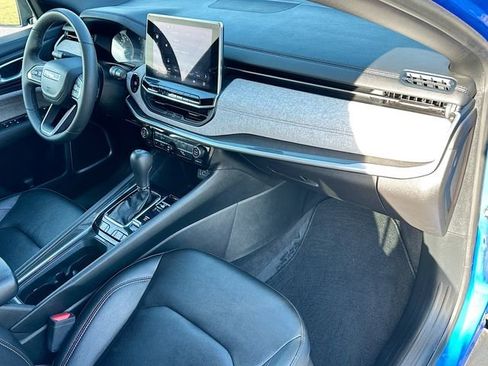 Used 2024 Jeep Compass Latitude image 27