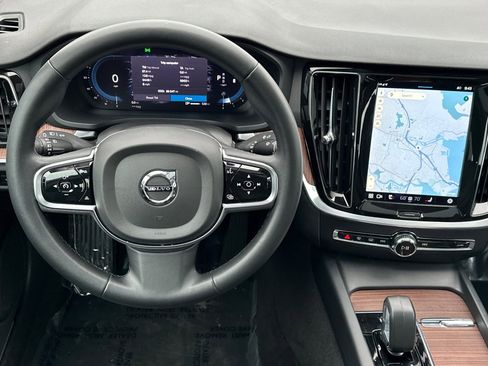 Used 2024 Volvo S60 B5 Plus image 16