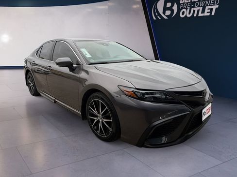 Used 2024 Toyota Camry SE image 7